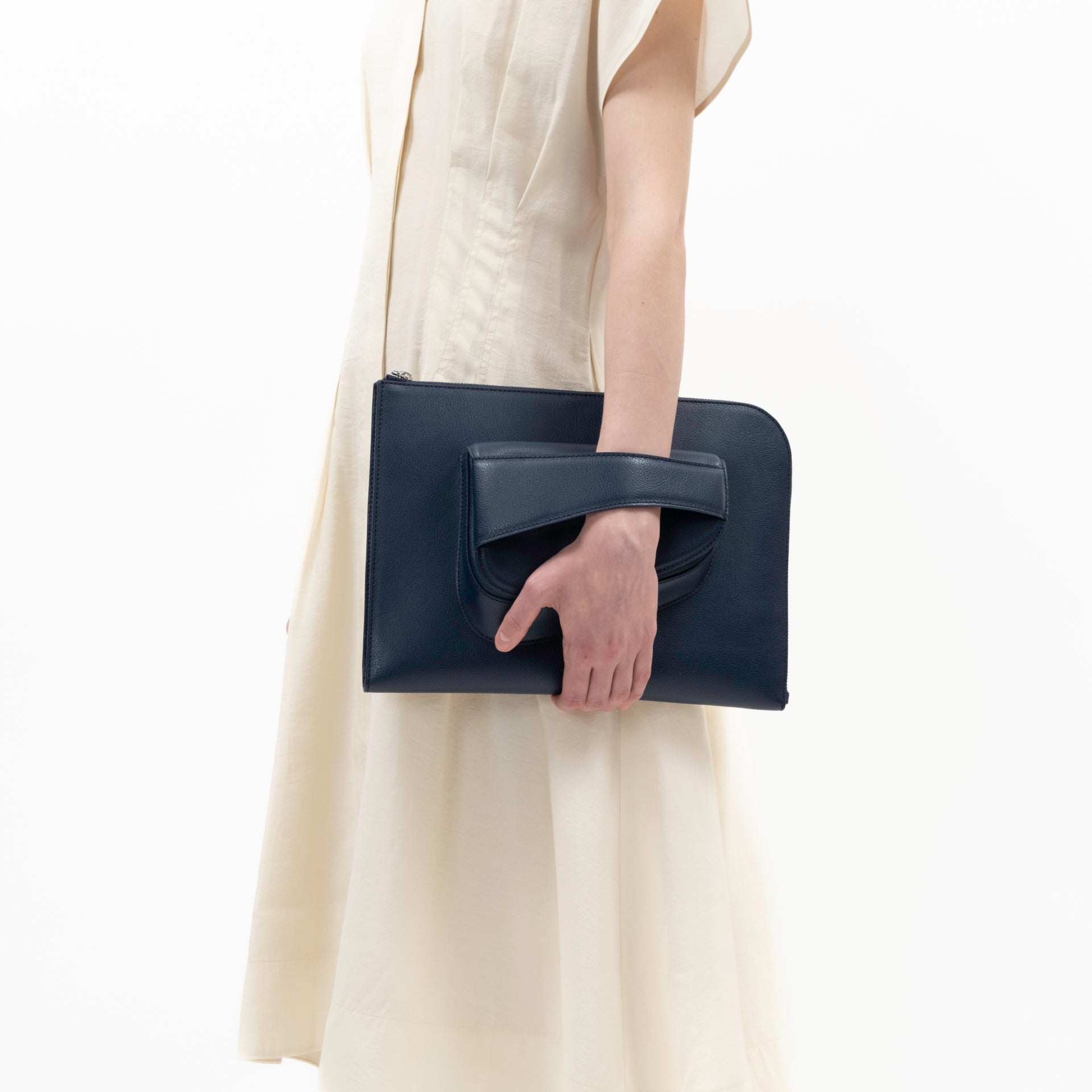 Ellipse Pebble Leather 13" Laptop Sleeve in Navy