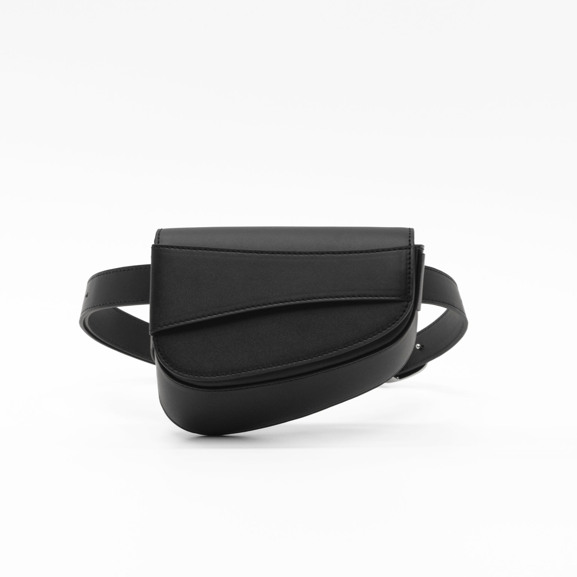 Ellipse Smooth Leather Fanny Pack in Ink