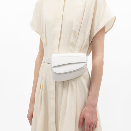 Ellipse Pebble Leather Fanny Pack in Optic White
