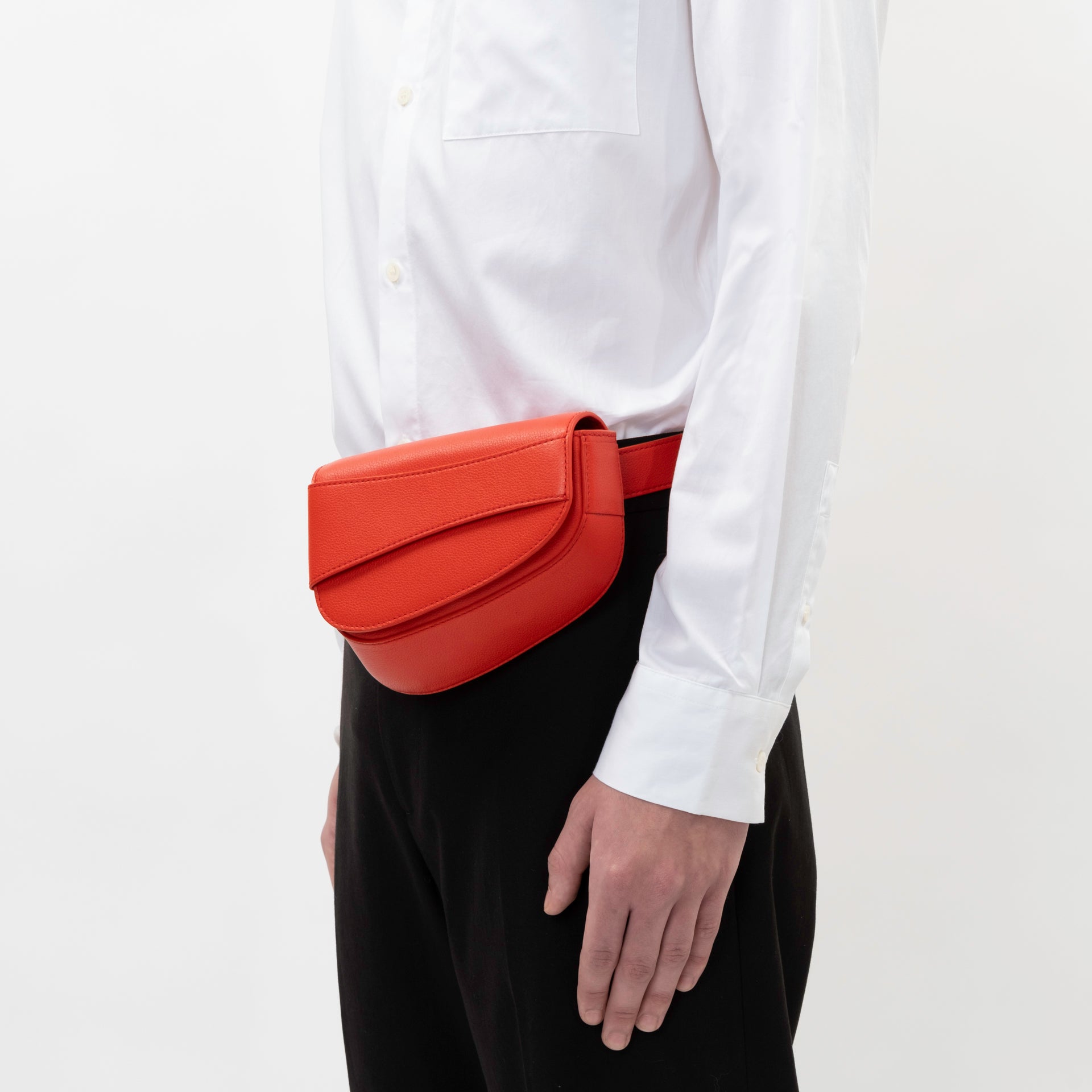 Ellipse Pebble Leather Fanny Pack in Tomato