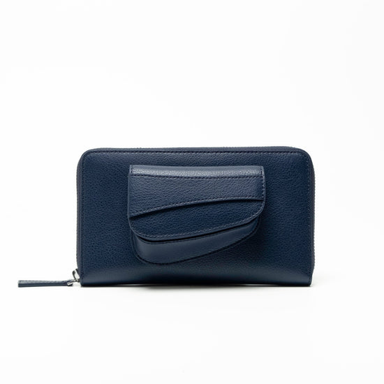Ellipse Pebble Leather Travel Wallet in Navy