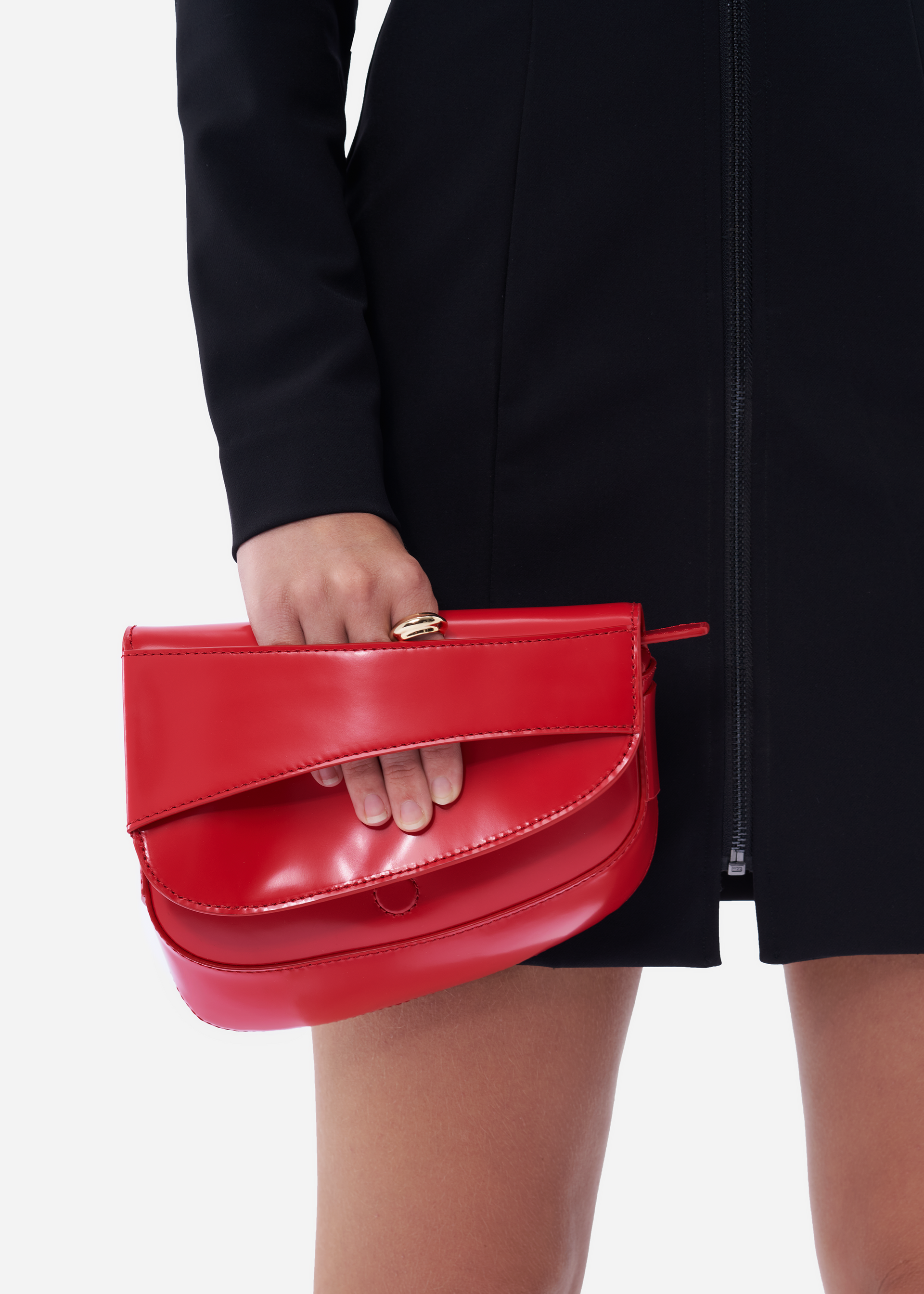 Marianne small patent leather shoulder bag in red