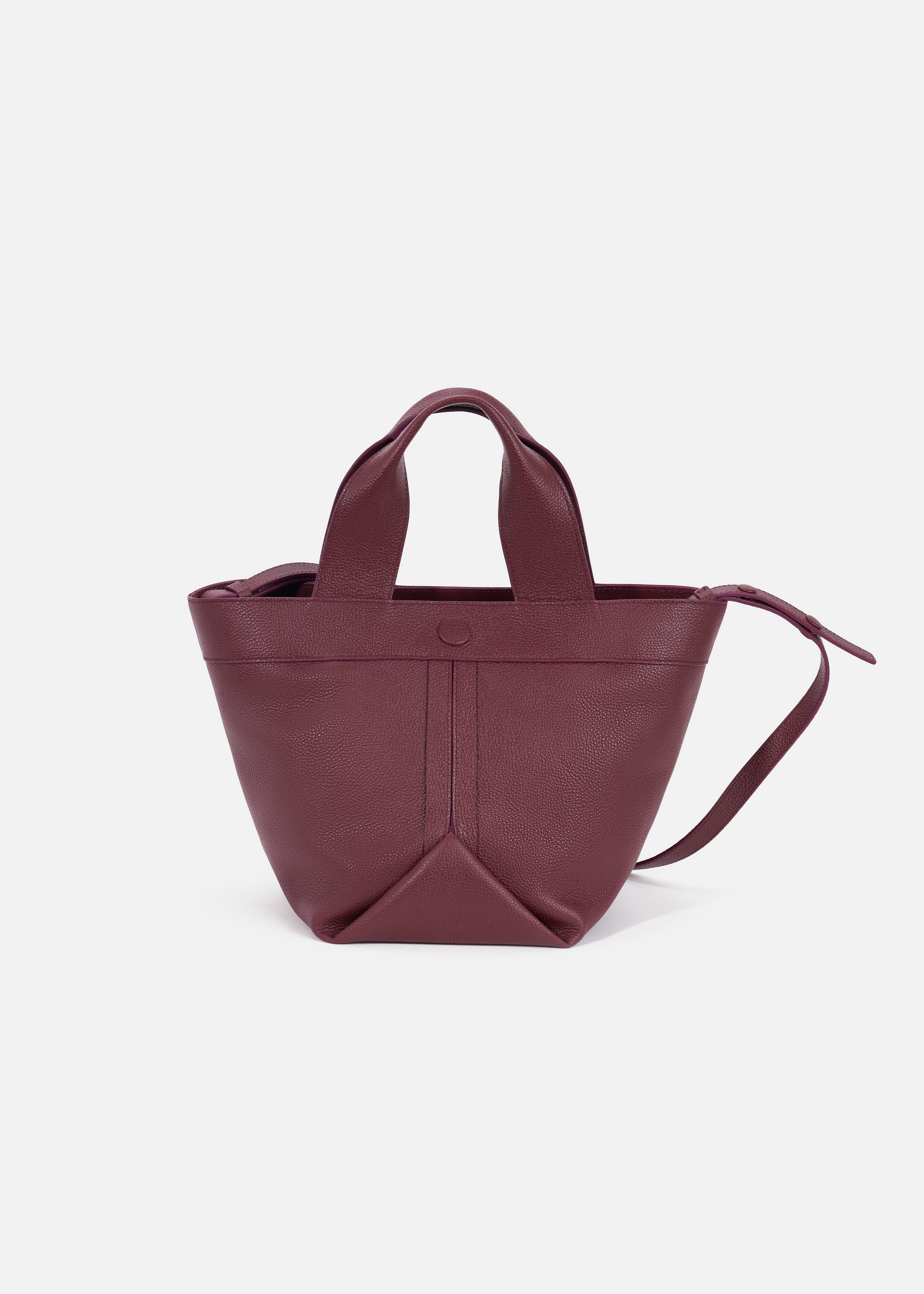 Grete pebble leather shoulder bag in carnelian with red edge paint