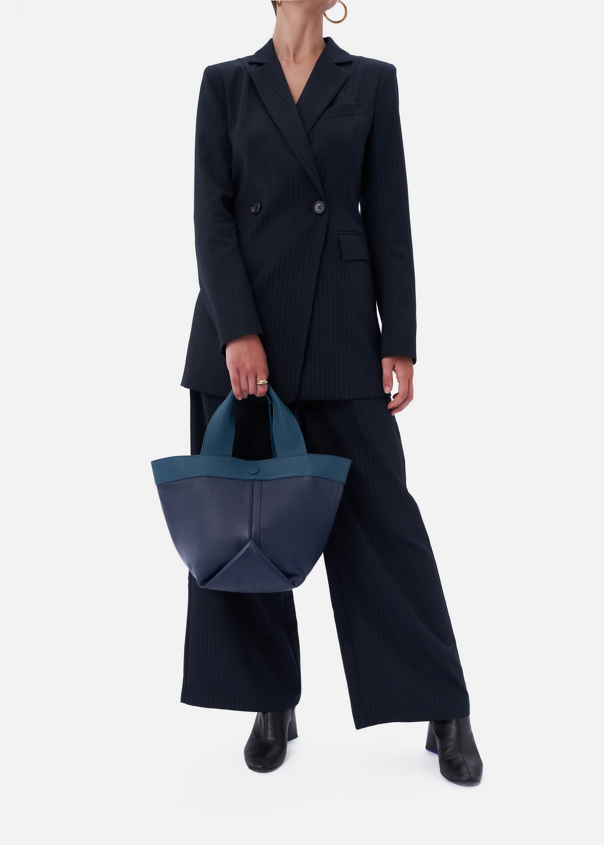 Gusset medium pebble leather tote in emerald forest / blazer blue